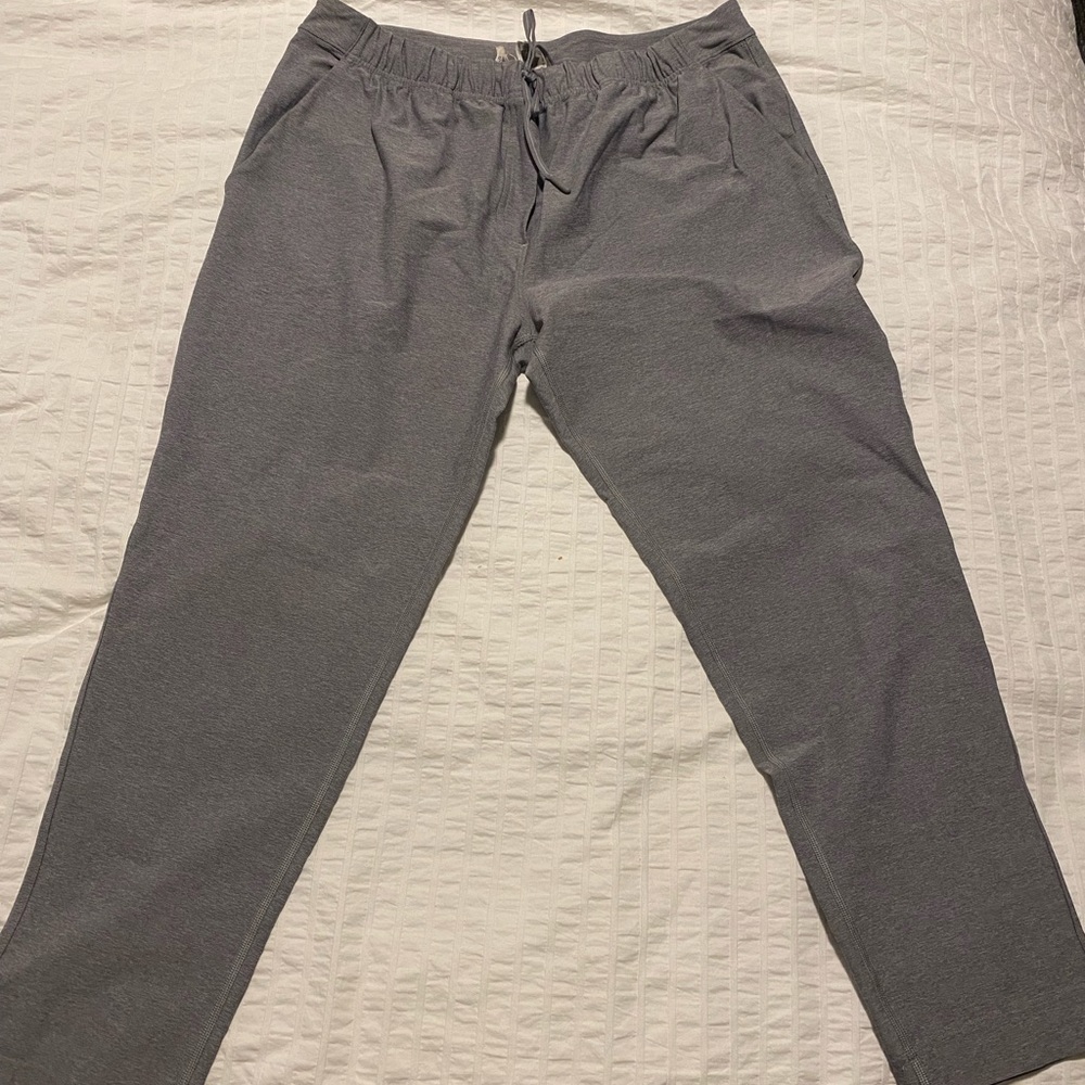 Sz 10 Lululemon athletic capri pants